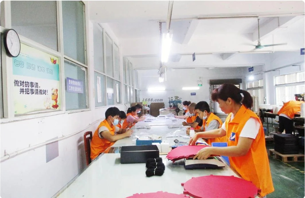 Skilled printing workers experienced technicians professional printing team China factory